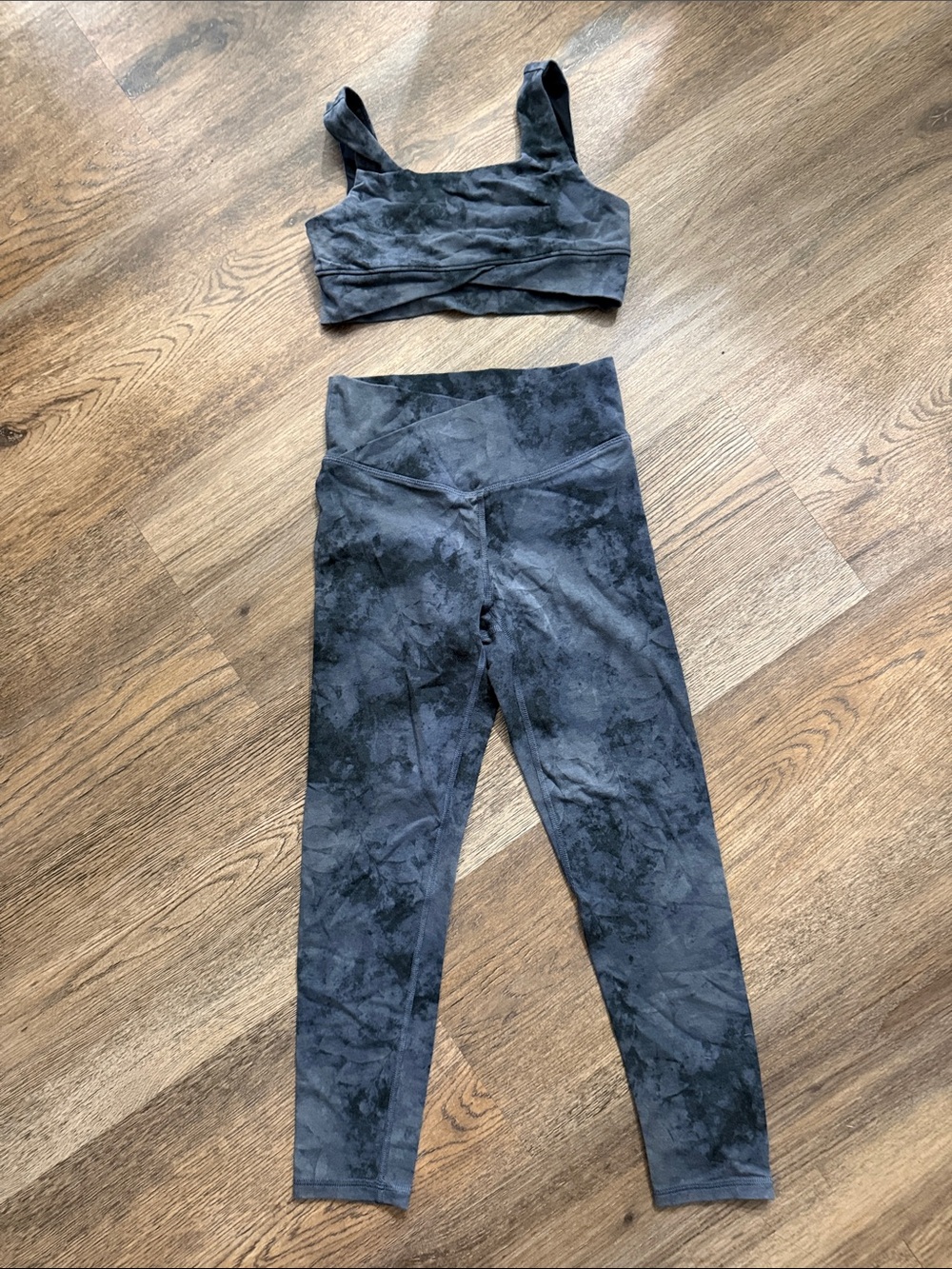 Old Navy Black Marble High-Waist Leggings with Matching Sports Bra